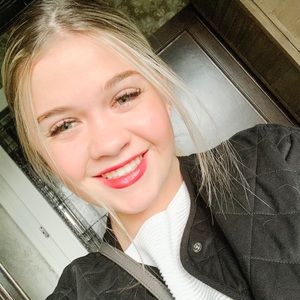 Meet your Posher, Charlotte